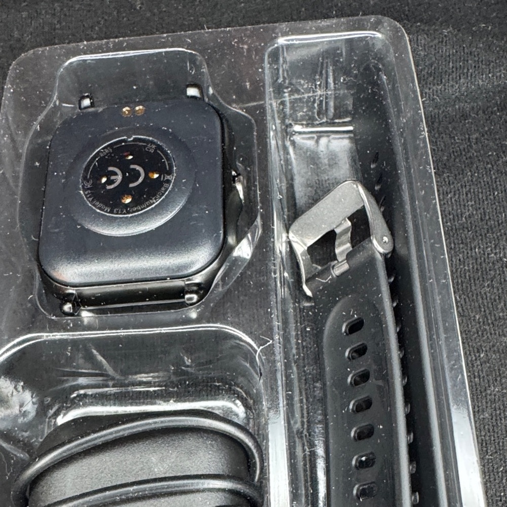 Elegant Black Smartwatch with Black Band - Picture 3 of 5
